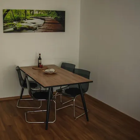 Lägenhet Zentrum - *
